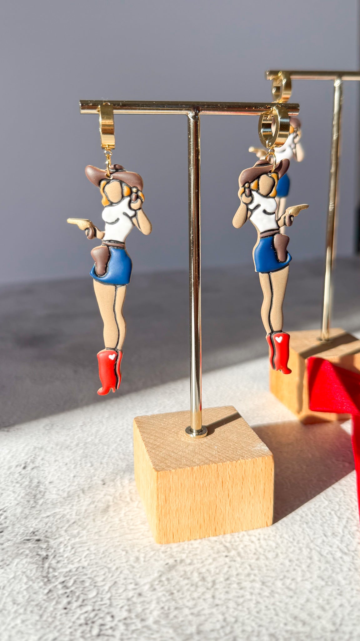 All-American Cowgirls | Dangle
