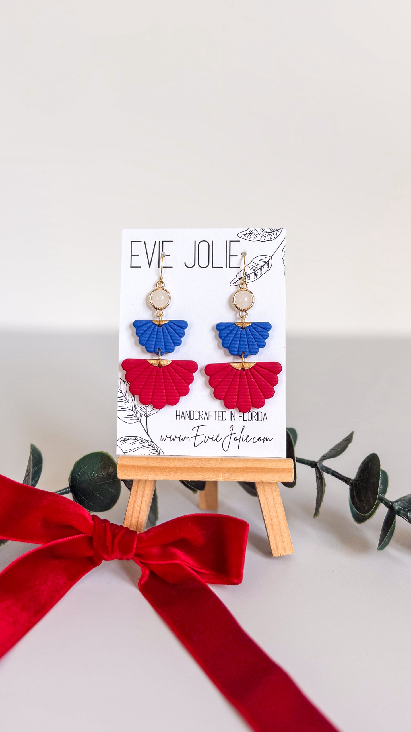 Liberty Belle | Razy Scallop Dangles