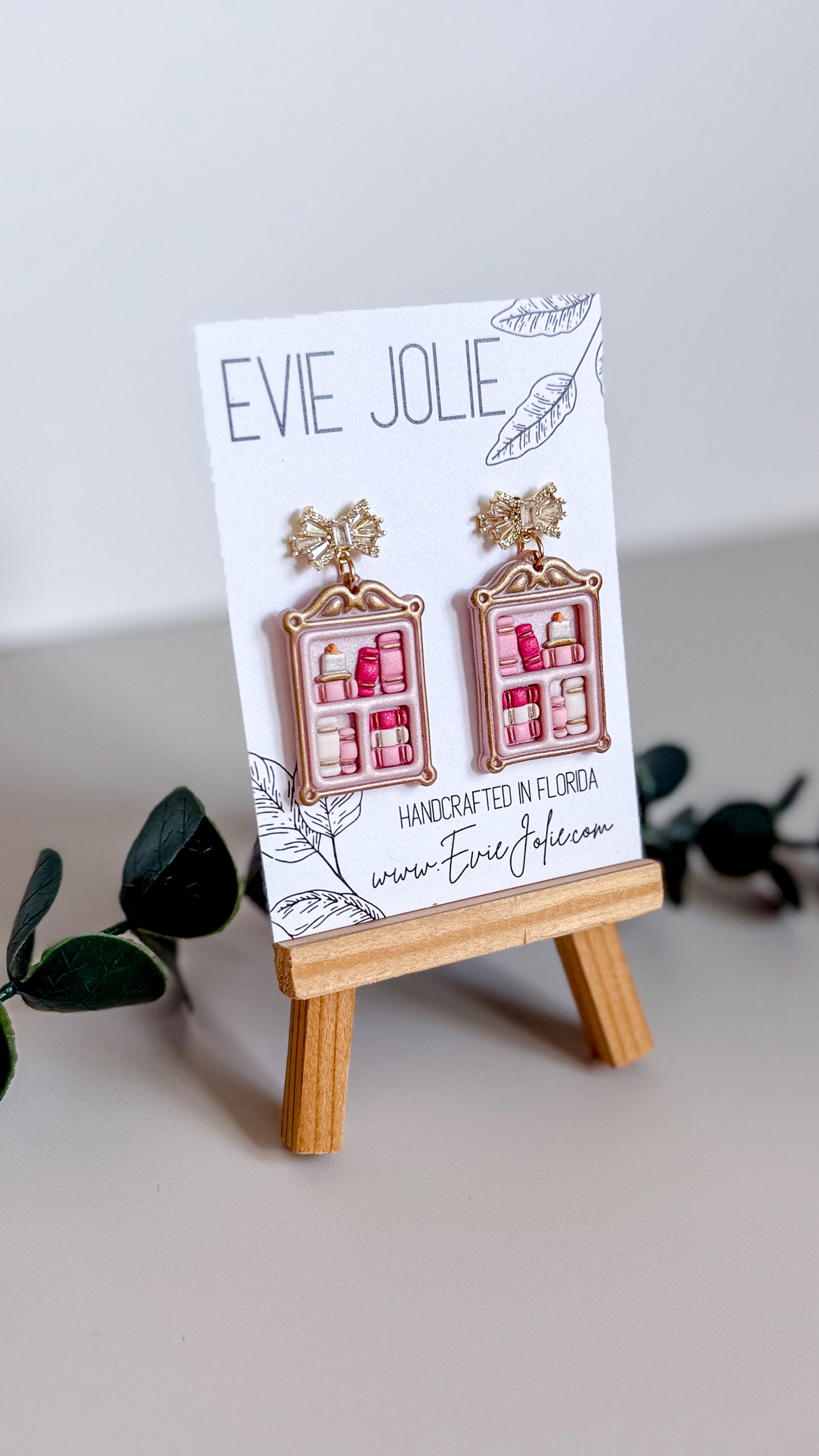 Bookcase | Dangles