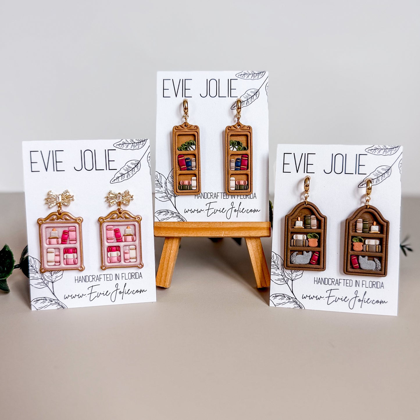 Bookcase | Dangles
