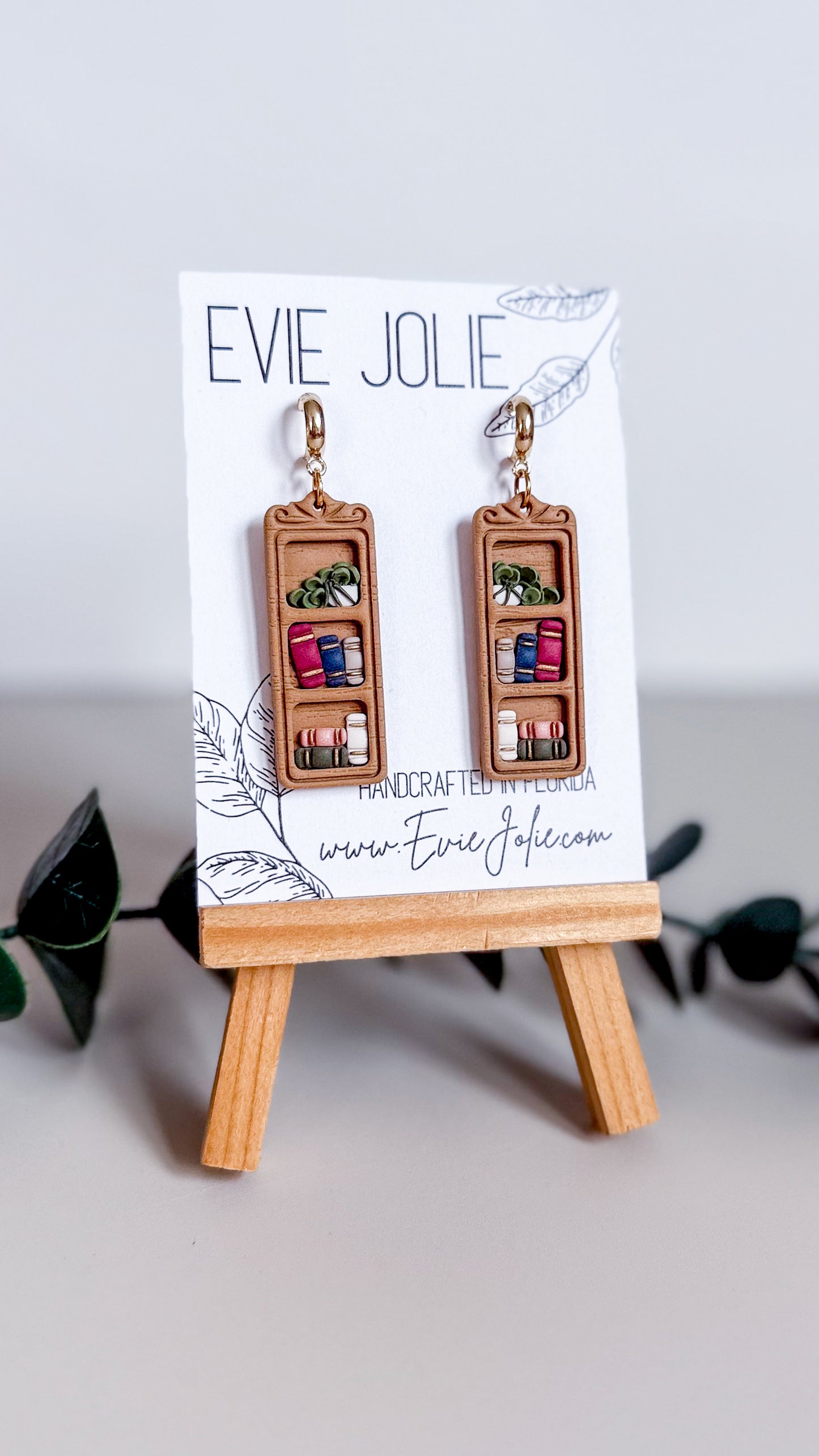 Bookcase | Dangles